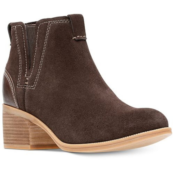 clarks women's maypearl daisy ankle bootie